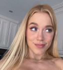 Elle Brooke